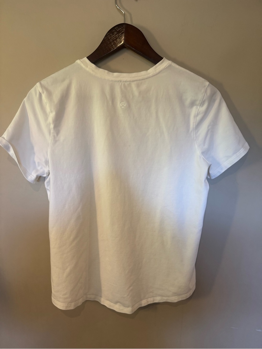 lululemon athletica Women's White Short Sleeve Crew Tee - Picture 3 of 6